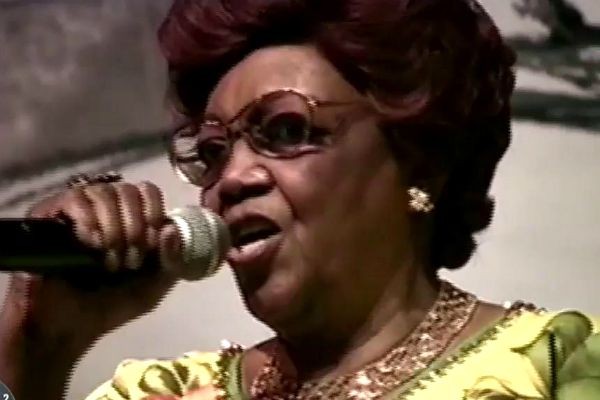 Imagem da noticia Dona Ivone Lara, a dama do samba, é enterrada no Rio de Janeiro