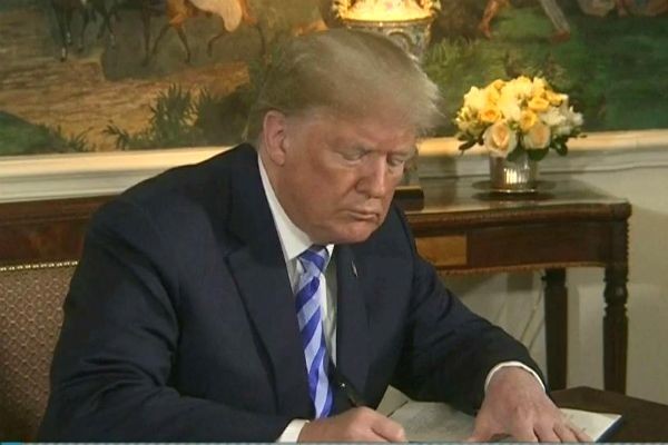 Donald Trump anuncia saída dos EUA do acordo nuclear com o Irã
