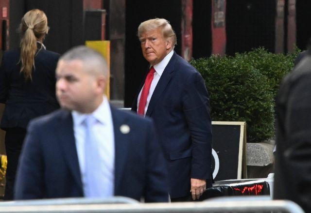 Donald Trump se apresenta hoje à Justiça