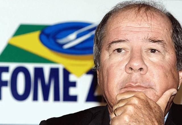 Imagem da noticia Morre aos 77 anos o publicitário Duda Mendonça