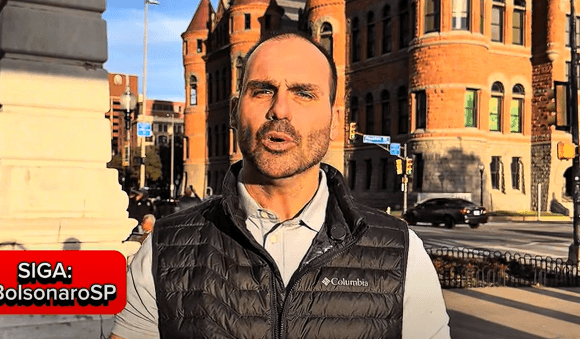 Imagem da noticia Eduardo Bolsonaro diz que vai se licenciar do mandato de deputado e ficar nos EUA