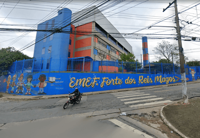 Imagem da noticia Estudante sofre racismo dentro de escola e irmã, que foi defender, leva soco de colega 