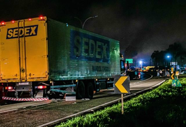 Imagem da noticia Entenda o que deu início a greve dos caminhoneiros