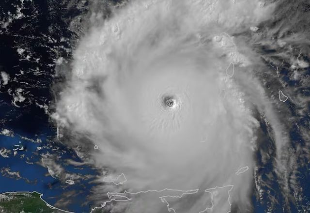 Furacão Beryl atinge o Caribe com "ventos potencialmente fatais"; seis mortes foram confirmadas