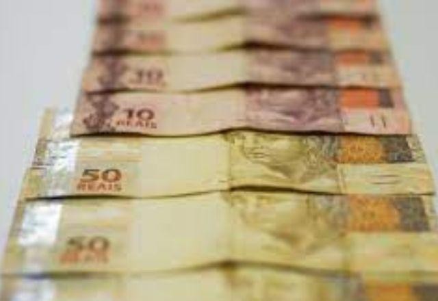 Imagem da noticia Crescimento da economia surpreende e leva a revisões das contas para o ano