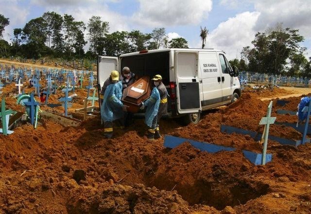 Cartórios registram 1,5 milhão de vidas perdidas durante a pandemia