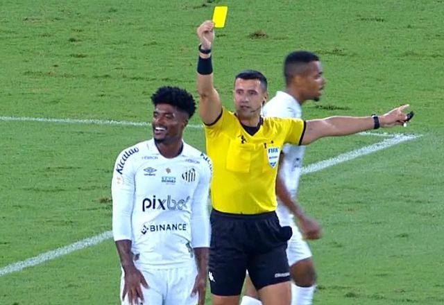 Imagem da noticia Santos suspende contrato com zagueiro réu na 'Operação Penalidade Máxima'