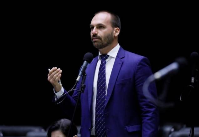 Imagem da noticia Eduardo Bolsonaro usa página 'Pau de Arara' para transmitir 7 de Setembro