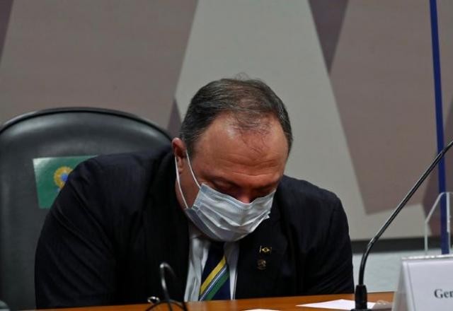 Imagem da noticia Pazuello passa mal em CPI e depoimento é adiado