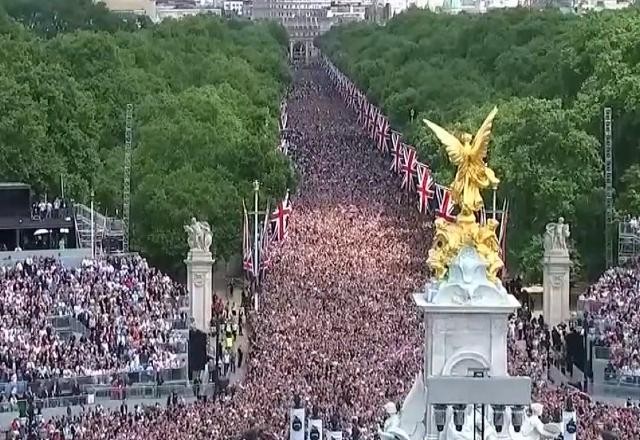 Imagem da noticia Após morte de Elizabeth II, Charles tentará evitar desinteresse pela monarquia