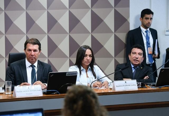 Imagem da noticia Por falta de acordo, reunião da CPMI do 8/1 atrasa e é adiada