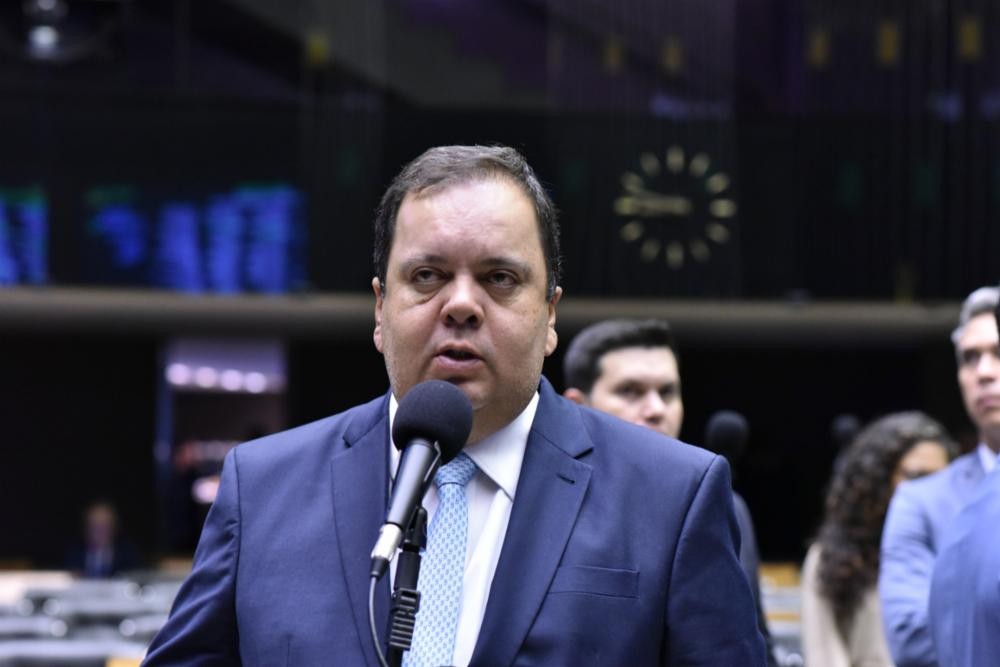 Imagem da noticia Elmar alfineta Lira e critica apoio a Hugo Motta para a presidência da Câmara: “Toda unanimidade é burra”