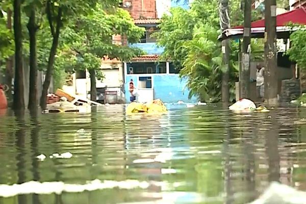 Em 12 horas, choveu 30% do previsto para todo o mês no Rio