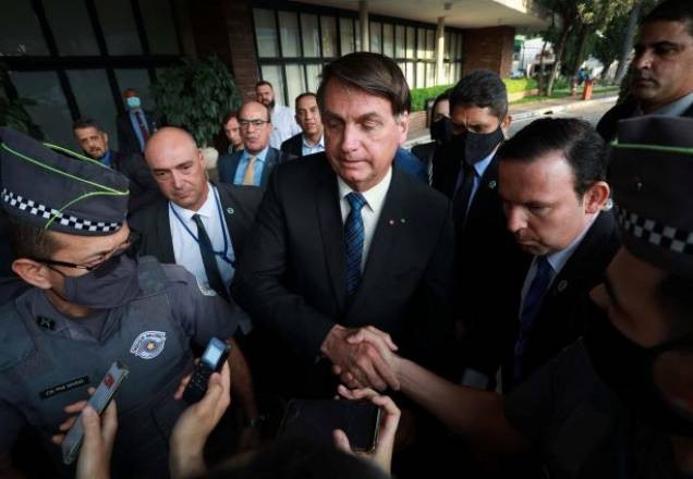 Imagem da noticia Em São Paulo, Bolsonaro vai a culto evangélico e faz avaliação médica