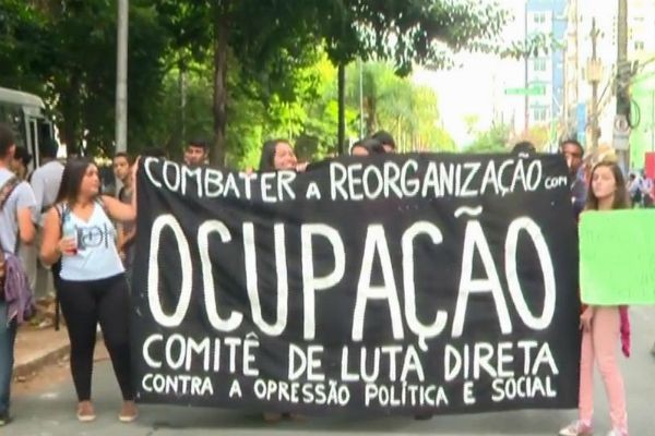Imagem da noticia Em São Paulo, alunos e professores reclamam do fechamento de salas