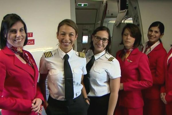 Em dois anos, número de voos pilotados por mulheres dobra no país