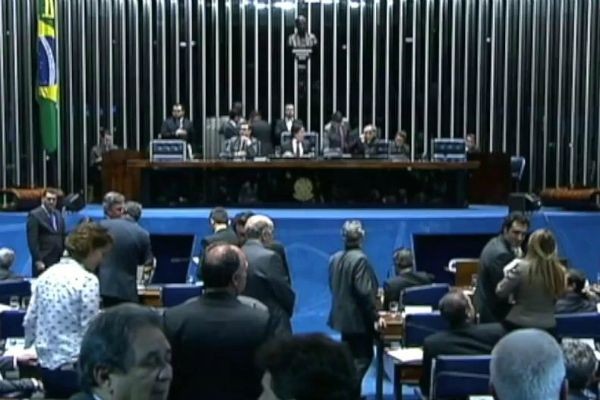 Imagem da noticia Em primeiro turno, Senado aprova fim do foro privilegiado