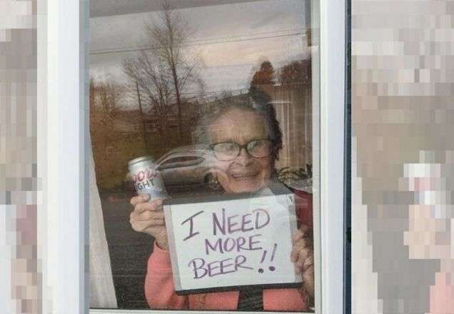 Imagem da noticia Em quarentena, senhora de 93 anos pede cerveja para superar isolamento