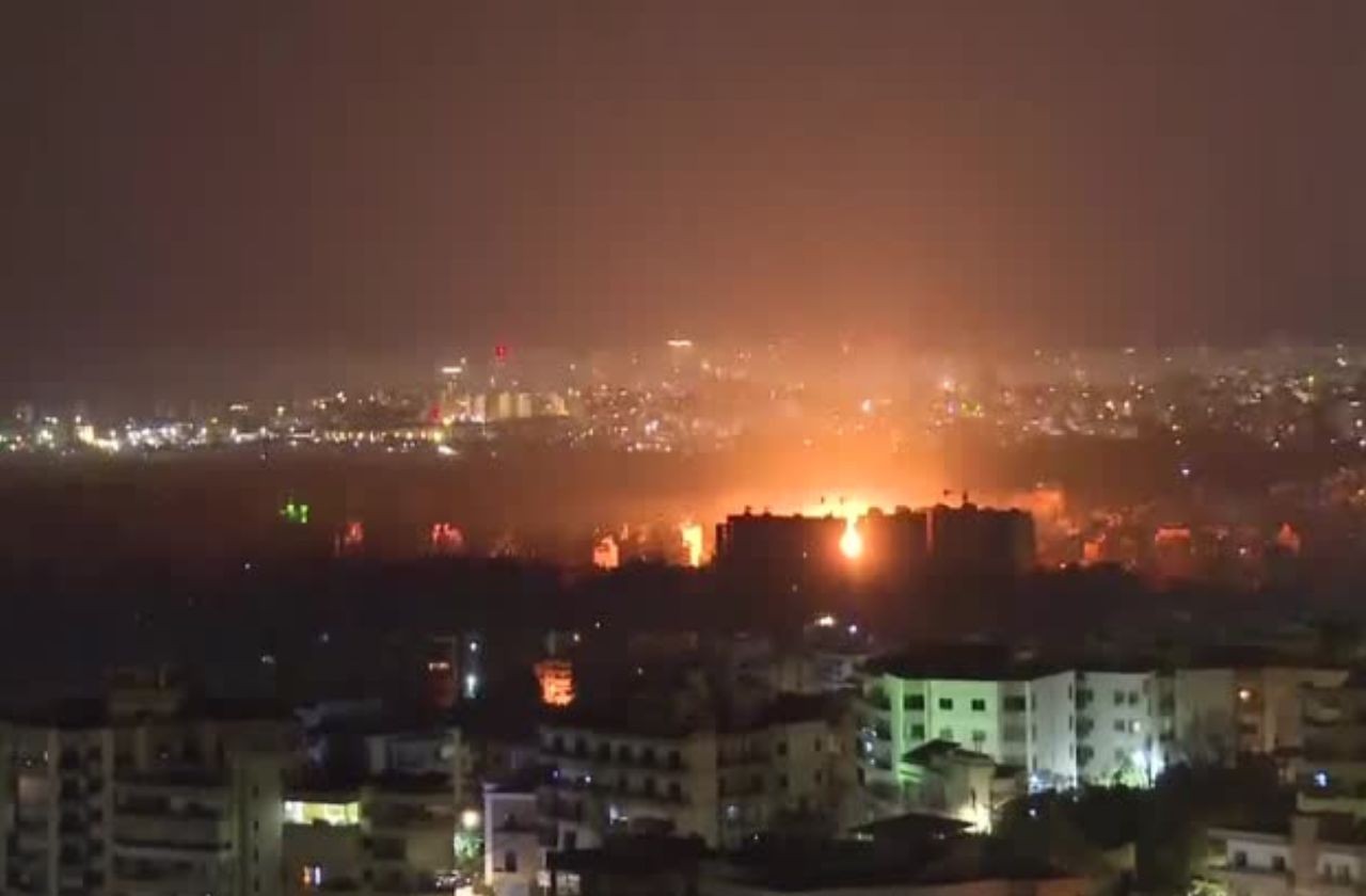 Imagem da noticia Drones e foguetes atingem embaixada dos EUA em Bagdá, no Iraque