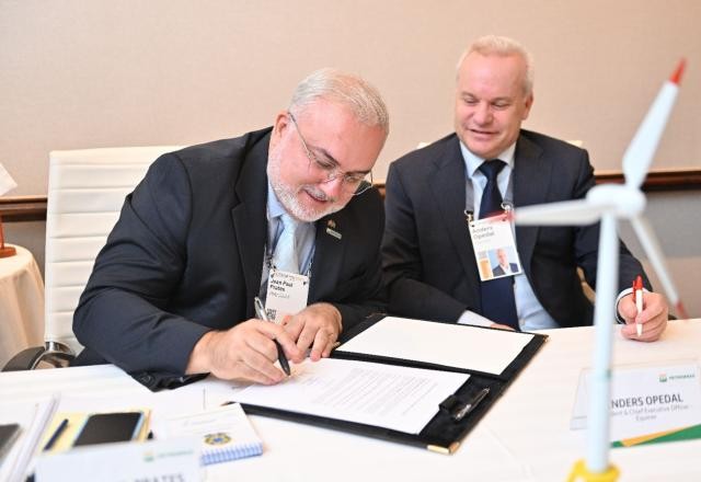 Imagem da noticia Petrobras e Equinor ampliam acordo por energia eólica na costa
