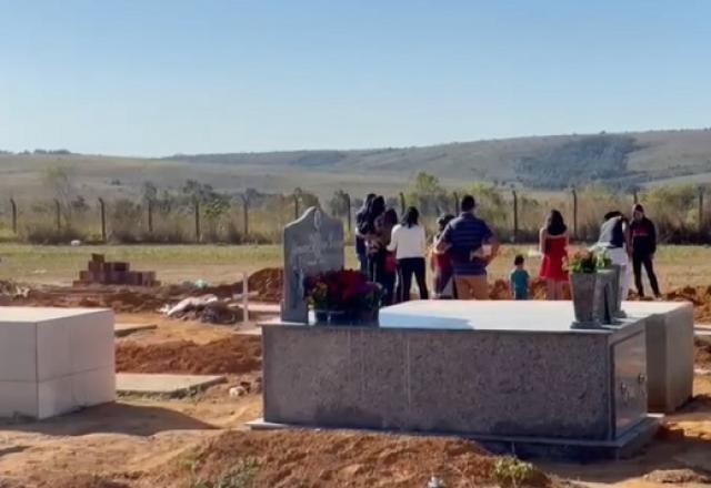 Imagem da noticia Corpo de Lázaro Barbosa é enterrado em Cocalzinho de Goiás