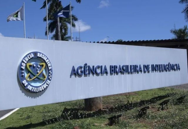 Imagem da noticia “Abin paralela”: Investigação aponta que equipe de Ramagem tentou esconder relatório de espionagem sobre caso de Renan Bolsonaro