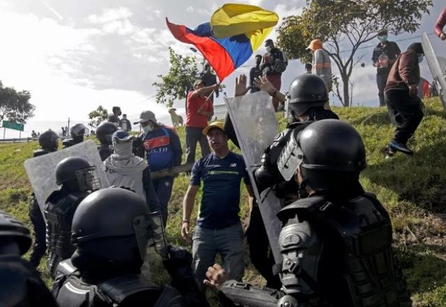 Imagem da noticia Protestos indígenas fazem Equador declarar estado de exceção