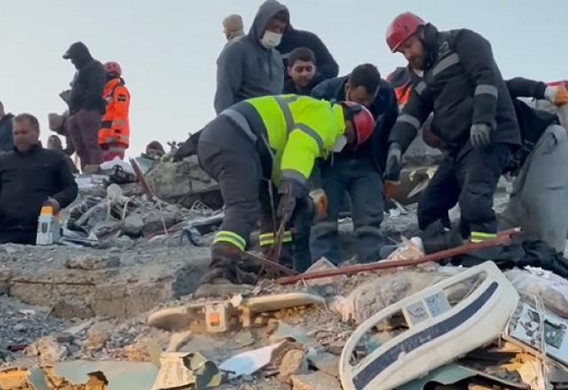Imagem da noticia Podcast Mapa Mundi: da Turquia, o terremoto que matou mais de 20 mil