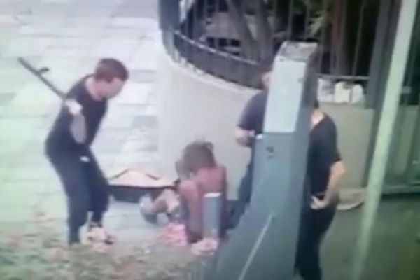 Imagem da noticia Espancamento de morador de rua causa revolta em Porto Alegre