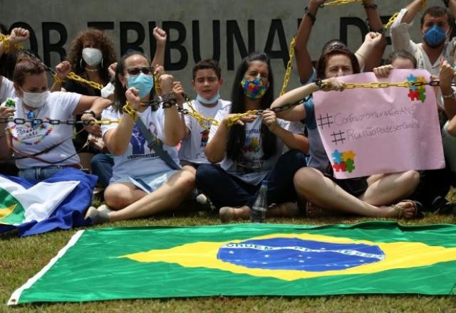 Imagem da noticia Grupos protestam contra mudanças na cobertura em planos de saúde