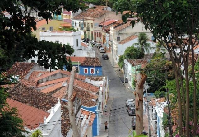 Imagem da noticia Olinda e Recife amanhecem sem frevo com a proibição de aglomerações