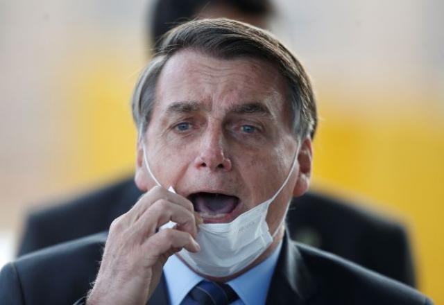 Imagem da noticia "Fomos além daquilo que somos obrigados", diz Bolsonaro sobre Amazonas