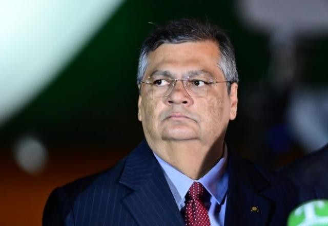 Imagem da noticia Favorito ao STF, Dino se enfraquece com o caso "Dama do tráfico"