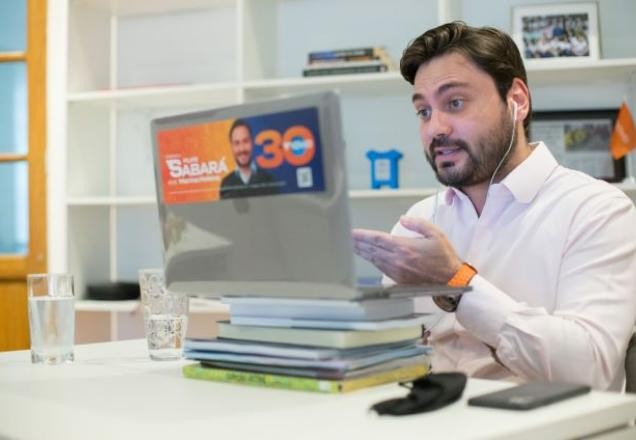 Imagem da noticia Filipe Sabará desiste de candidatura após ser expulso do Partido Novo