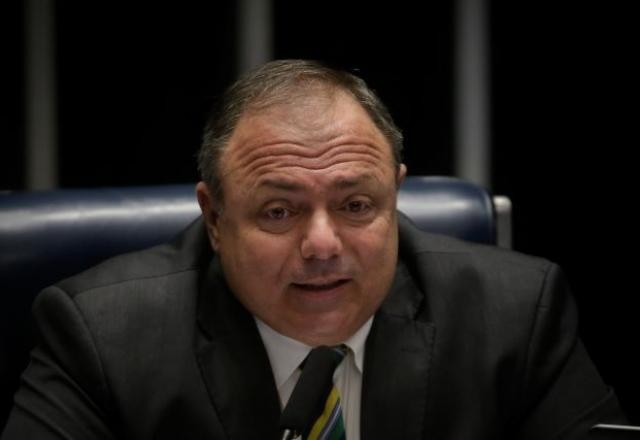 Imagem da noticia Para abrigar Centrão, Planalto avalia promover Pazuello