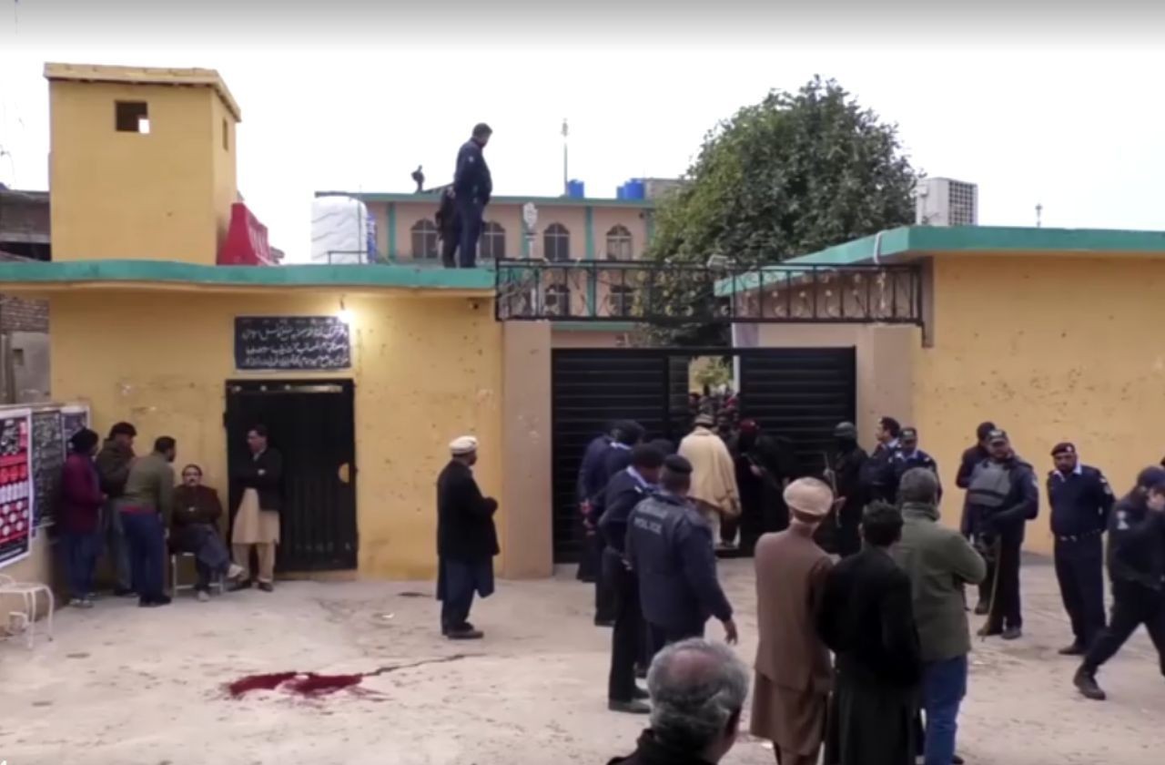 Imagem da noticia Estado Islâmico reivindica ataque a mesquita que matou 31 pessoas no Paquistão