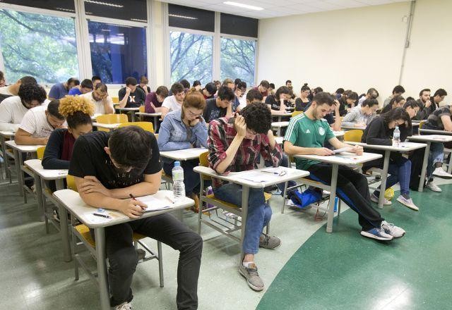 Imagem da noticia Pé-de-Meia: alunos do último ano do Ensino Médio devem receber R$ 3,2 mil ao final de 2024