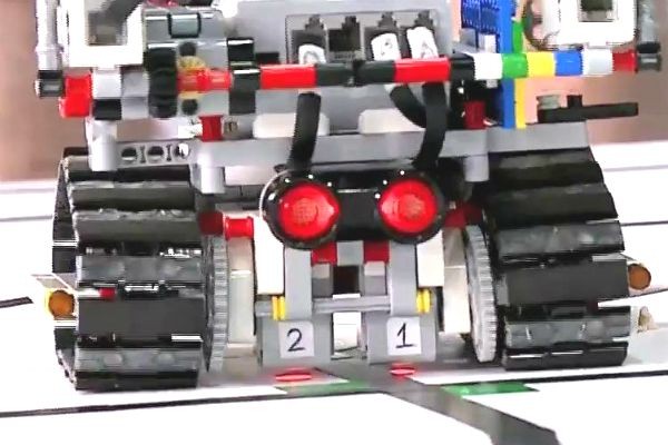 Imagem da noticia Estudantes aliam ciência e tecnologia no campeonato latino-americano de robótica
