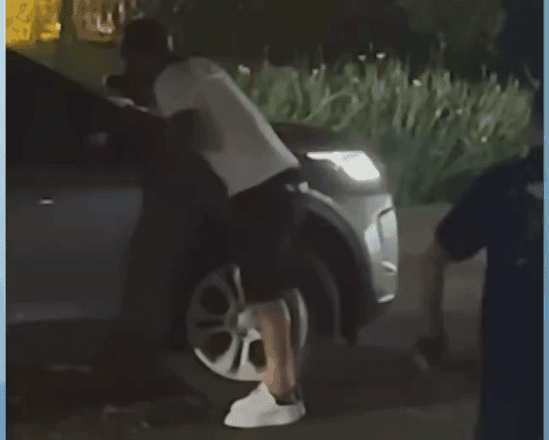 Ex-jogador Carlos Alberto é filmado destruindo retrovisores de carro no RJ