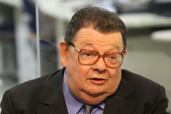 Ex-ministro Delfim Netto é alvo de ação da operação Lava Jato