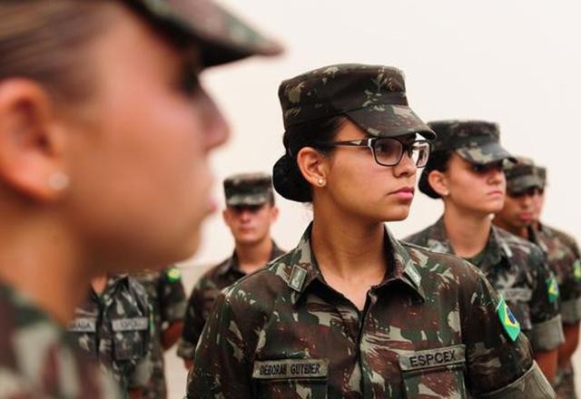 Imagem da noticia Armas: Exército arrecadou quase 3 vezes mais recursos do que a PF