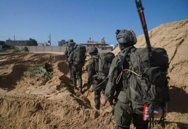 Imagem da noticia Exército de Israel anuncia avanço para Rafah, último abrigo de palestinos em Gaza