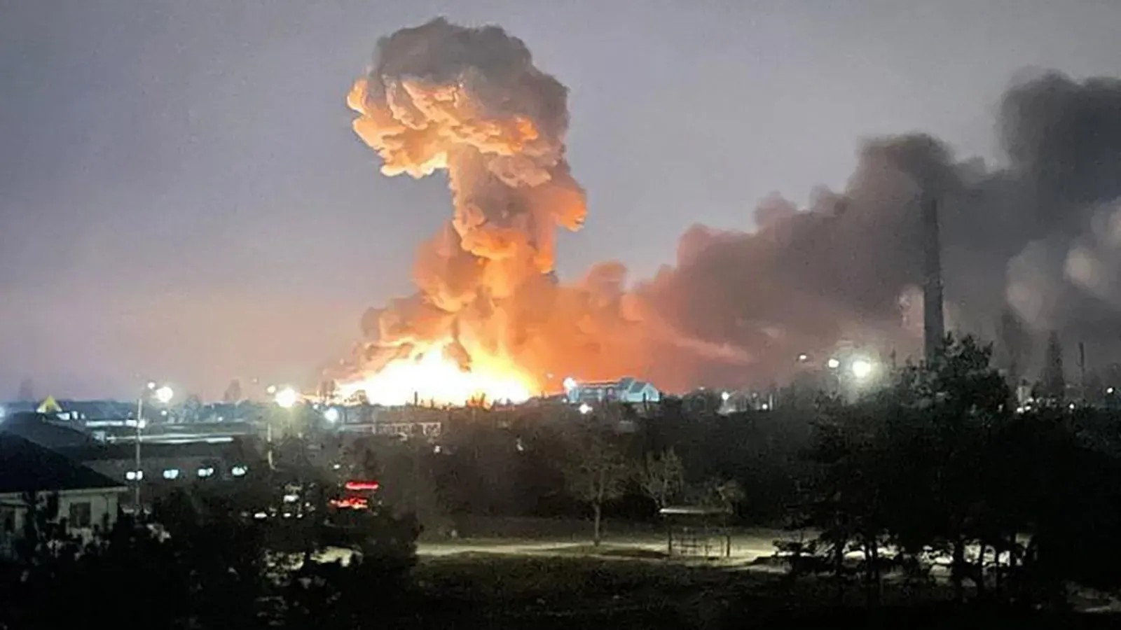 Imagem da noticia Poder Expresso: Rússia e Ucrânia intensificam bombardeios; Zelensky ordena desligamento da rede elétrica