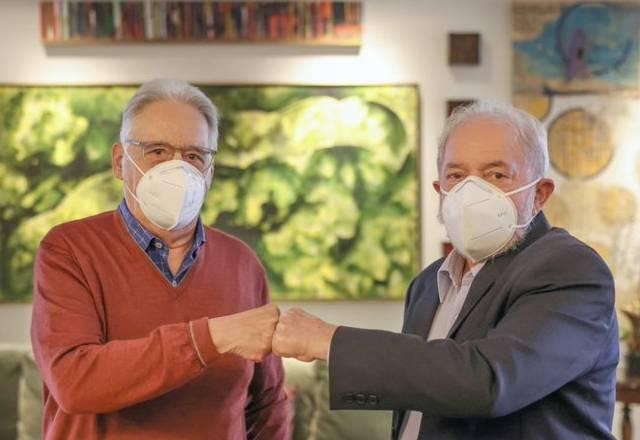 Lula divulga foto de encontro com Fernando Henrique Cardoso
