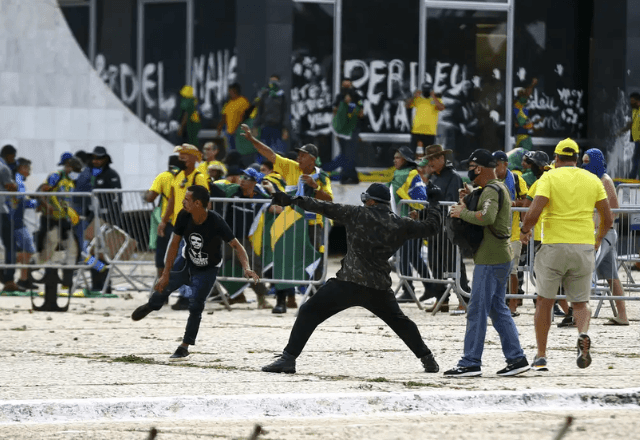 Imagem da noticia Advocacia-Geral da União cobra R$ 56 milhões de mais dez condenados por danos dos atos de 8/1