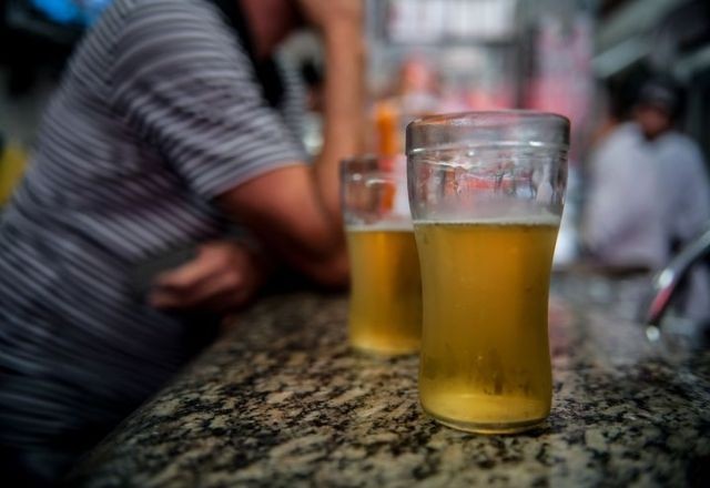 Imagem da noticia A cada hora, 12 pessoas morrem no Brasil por consumo de álcool, aponta pesquisa da Fiocruz