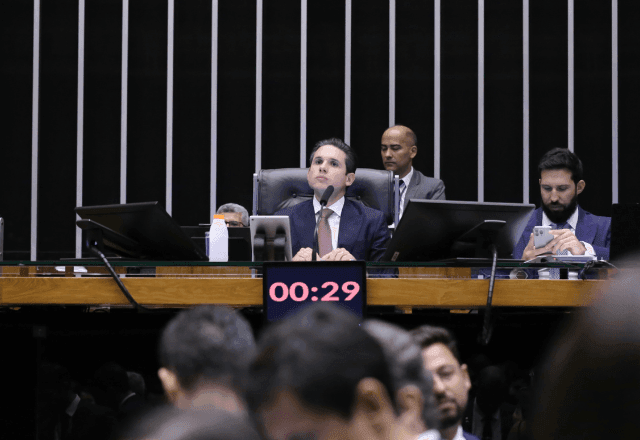 Imagem da noticia Câmara aprova volta do voto secreto para processos contra parlamentares