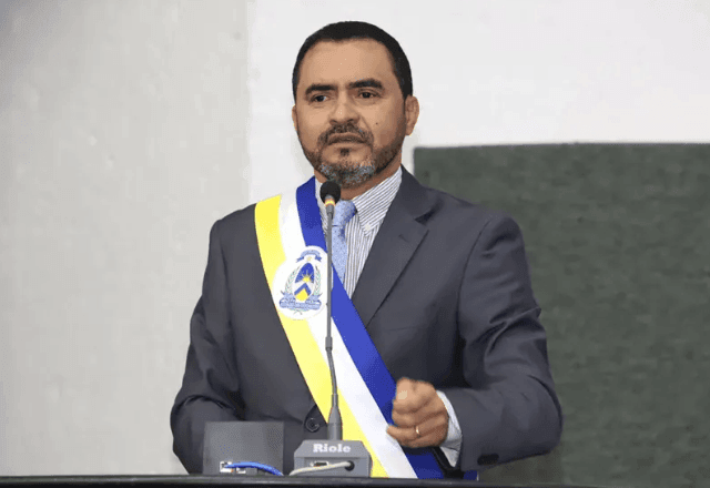Imagem da noticia Após determinação do STJ, governador do Tocantins é afastado do cargo em operação da PF