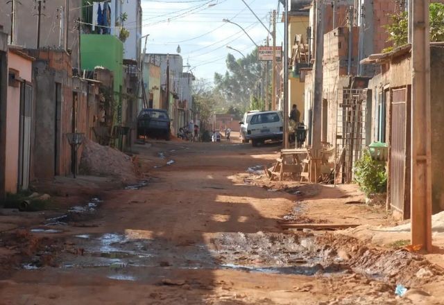 Imagem da noticia Pobreza diminui no Brasil em 2023 e atinge menor patamar desde 2012