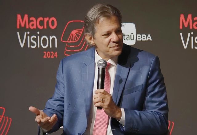 Imagem da noticia Haddad diz estar preocupado com avanço conservador e resultados eleitorais no Brasil